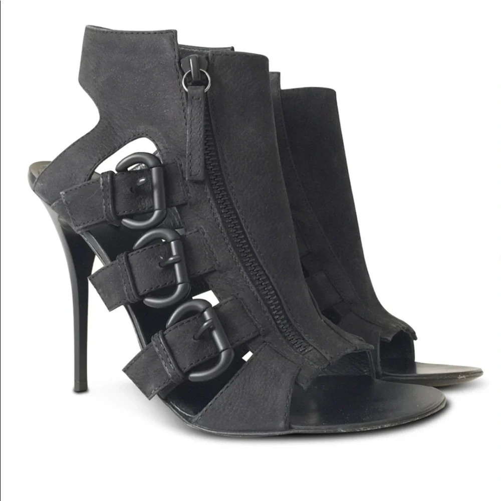 Giuseppe Zanotti Nubuck Cage Open Sandal Size‎ 6.5.